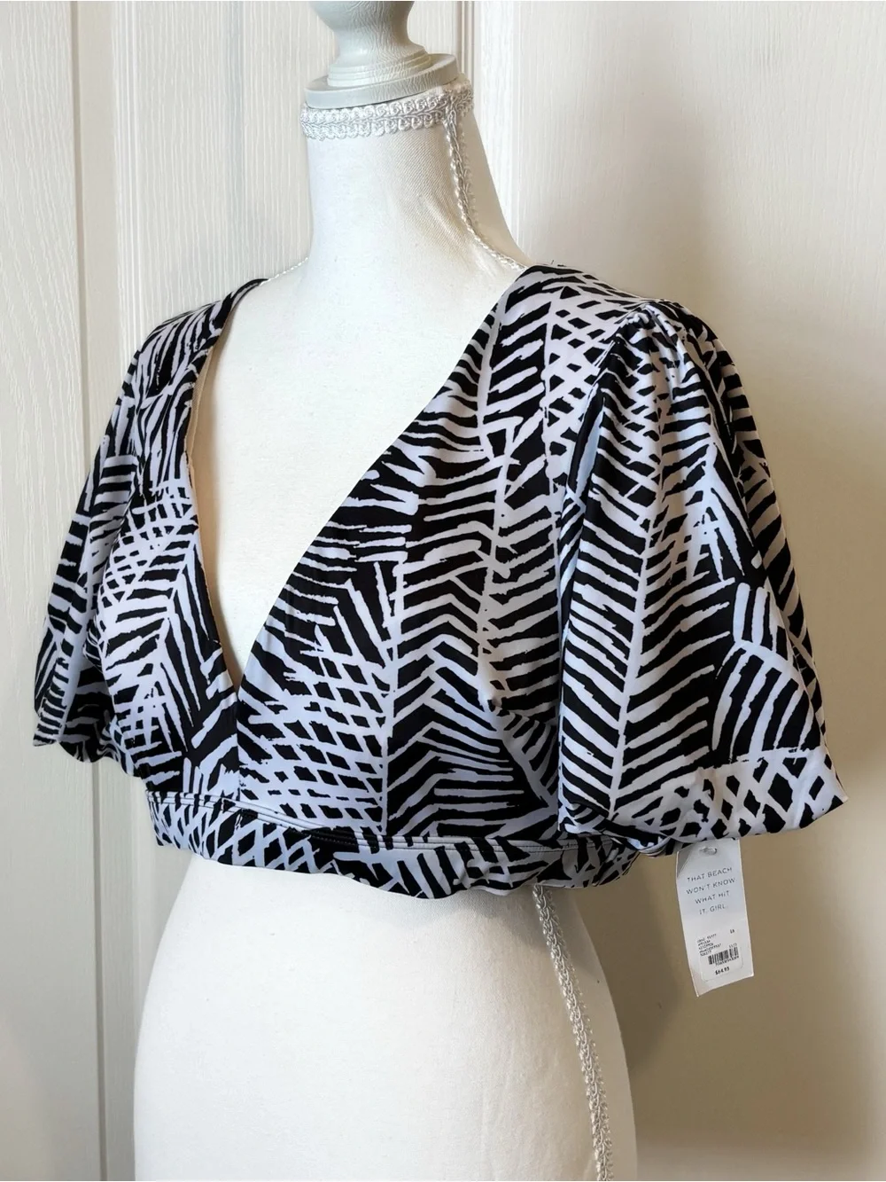 Cacique Swim NWT No Wire Lightly Lined Puff-Sleeve Swim Bikini Top Size 16